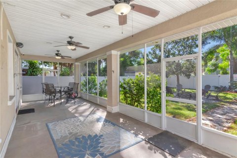 Villa ou maison à vendre à Tampa, Floride: 2 chambres, 129.41 m2 № 2431105 - photo 24