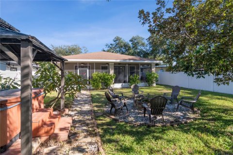 Villa ou maison à vendre à Tampa, Floride: 2 chambres, 129.41 m2 № 2431105 - photo 30