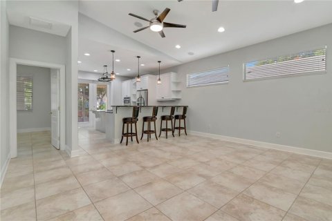 Villa ou maison à vendre à Tampa, Floride: 2 chambres, 129.41 m2 № 2431105 - photo 5