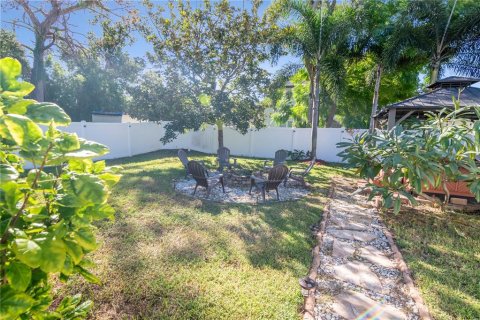 Villa ou maison à vendre à Tampa, Floride: 2 chambres, 129.41 m2 № 2431105 - photo 25