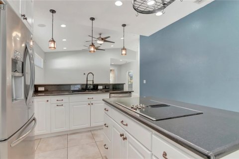Villa ou maison à vendre à Tampa, Floride: 2 chambres, 129.41 m2 № 2431105 - photo 12