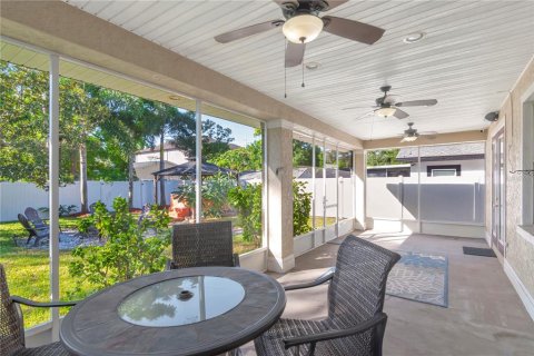 Villa ou maison à vendre à Tampa, Floride: 2 chambres, 129.41 m2 № 2431105 - photo 23