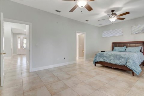 Villa ou maison à vendre à Tampa, Floride: 2 chambres, 129.41 m2 № 2431105 - photo 18