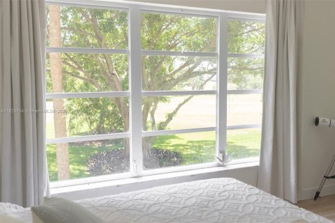 Condo in Pompano Beach, Florida, 2 bedrooms  № 1785740 - photo 29