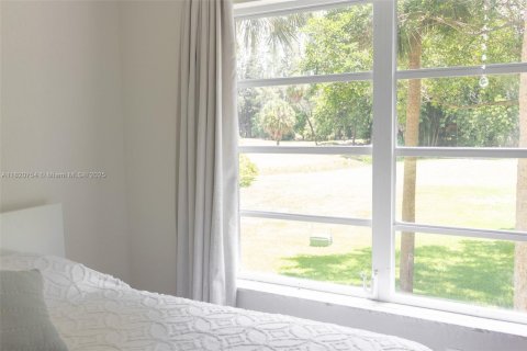 Condo in Pompano Beach, Florida, 2 bedrooms  № 1785740 - photo 28