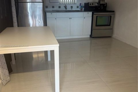 Appartement à louer à Hialeah, Floride: 1 chambre № 1956425 - photo 3