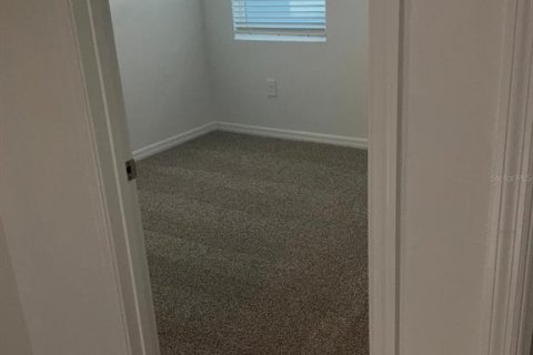 House in Winter Haven, Florida 3 bedrooms, 137.77 sq.m. № 1778815 - photo 10