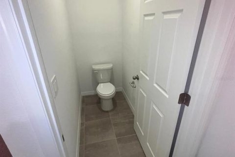 House in Winter Haven, Florida 3 bedrooms, 137.77 sq.m. № 1778815 - photo 16
