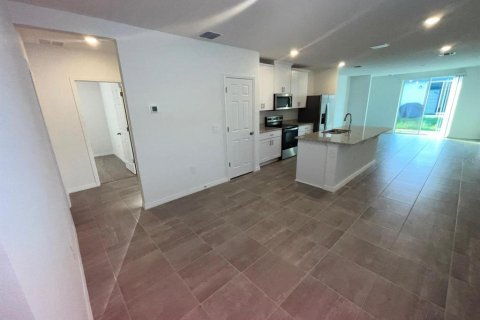 House in Winter Haven, Florida 3 bedrooms, 137.77 sq.m. № 1778815 - photo 4