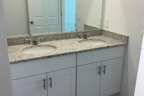 House in Winter Haven, Florida 3 bedrooms, 137.77 sq.m. № 1778815 - photo 14