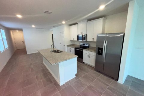 House in Winter Haven, Florida 3 bedrooms, 137.77 sq.m. № 1778815 - photo 5