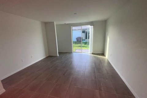 House in Winter Haven, Florida 3 bedrooms, 137.77 sq.m. № 1778815 - photo 7