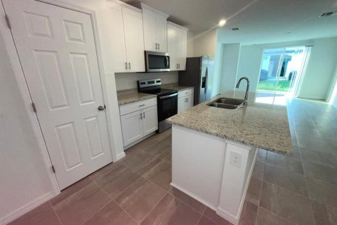 House in Winter Haven, Florida 3 bedrooms, 137.77 sq.m. № 1778815 - photo 6