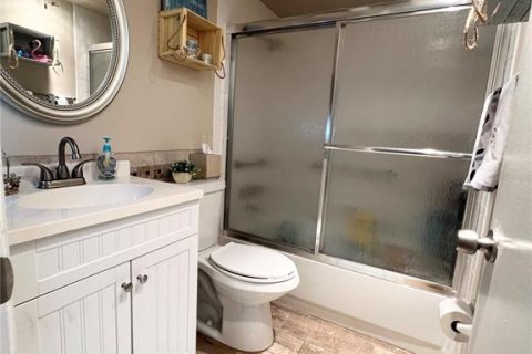 Condo in Bradenton, Florida, 2 bedrooms  № 1844280 - photo 18