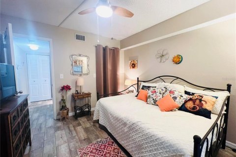 Condo in Bradenton, Florida, 2 bedrooms  № 1844280 - photo 17