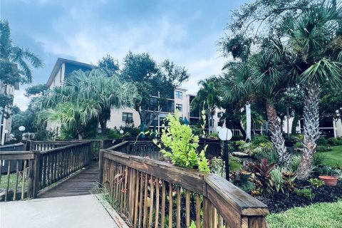 Condo in Bradenton, Florida, 2 bedrooms  № 1844280 - photo 25