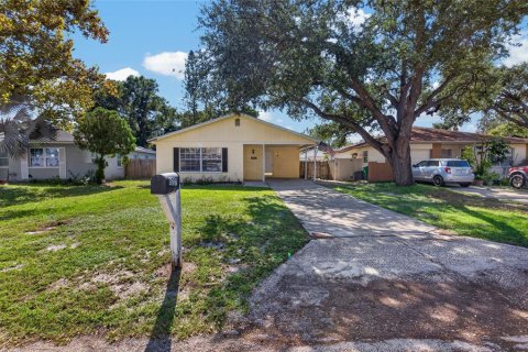 Villa ou maison à vendre à Tampa, Floride: 3 chambres, 117.8 m2 № 2416485 - photo 28