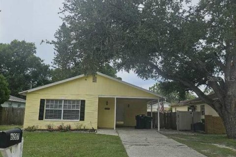 Villa ou maison à Tampa, Floride 3 chambres, 117.8 m2 № 2416485
