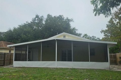 Villa ou maison à vendre à Tampa, Floride: 3 chambres, 117.8 m2 № 2416485 - photo 13