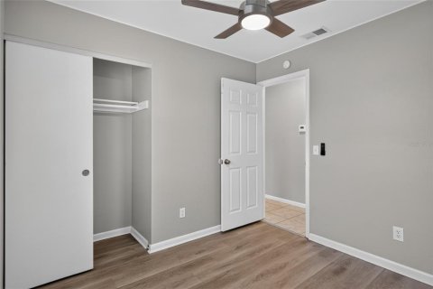 Villa ou maison à vendre à Tampa, Floride: 3 chambres, 117.8 m2 № 2416485 - photo 15