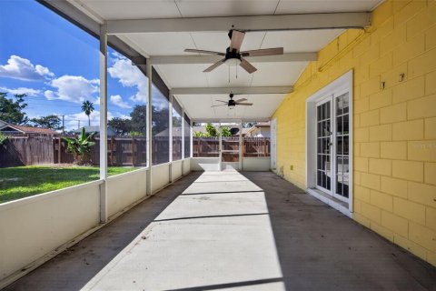Villa ou maison à vendre à Tampa, Floride: 3 chambres, 117.8 m2 № 2416485 - photo 22