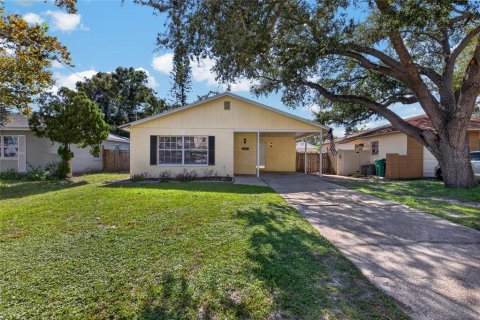Villa ou maison à vendre à Tampa, Floride: 3 chambres, 117.8 m2 № 2416485 - photo 27