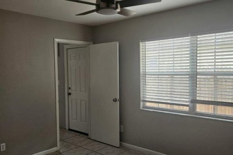 Villa ou maison à vendre à Tampa, Floride: 3 chambres, 117.8 m2 № 2416485 - photo 9