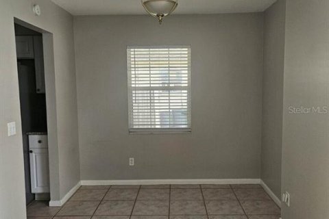 Villa ou maison à vendre à Tampa, Floride: 3 chambres, 117.8 m2 № 2416485 - photo 2