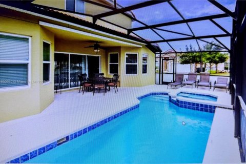 House in Davenport, Florida 5 bedrooms № 1855232 - photo 6