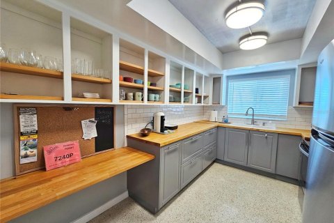 Снять в аренду кондоминиум в Сент-Пит-Бич, Флорида 5 комнат, 124.02м2, № 1792742 - фото 7