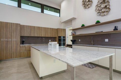 Casa en venta en Plantation, Florida, 8 dormitorios, 485.97 m2 № 1994447 - foto 13