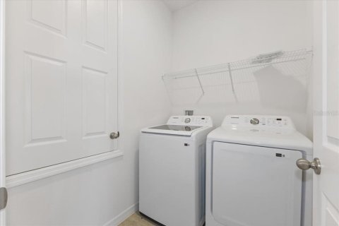 House in Haines City, Florida 3 bedrooms, 154.4 sq.m. № 1687863 - photo 9