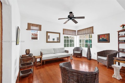 Condominio en Miami Beach, Florida, 2 dormitorios  № 2001003