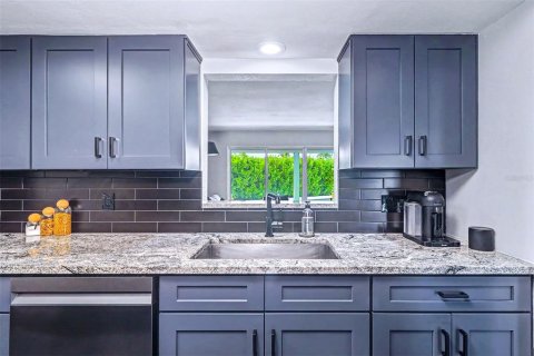 Купить виллу или дом в Семинол, Флорида 6 комнат, 169.55м2, № 2151376 - фото 17