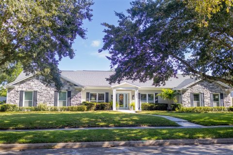Villa ou maison à vendre à Winter Park, Floride: 4 chambres, 221.85 m2 № 1901986 - photo 1