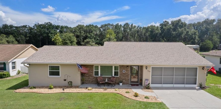 House in Inverness, Florida 3 bedrooms, 132.66 sq.m. № 1838835