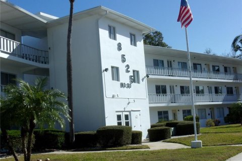 Condo à Seminole, Floride, 2 chambres  № 2367053