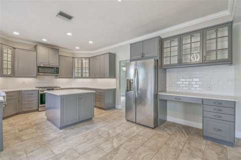 House in Tampa, Florida 5 bedrooms, 322.74 sq.m. № 1885284 - photo 12