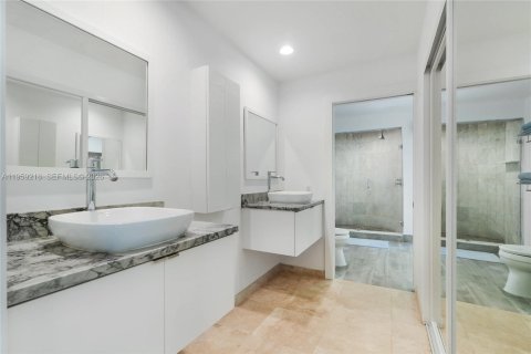 Villa ou maison à louer à Golden Beach, Floride: 4 chambres, 209.59 m2 № 2025100 - photo 9