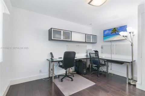 Villa ou maison à louer à Golden Beach, Floride: 4 chambres, 209.59 m2 № 2025100 - photo 17