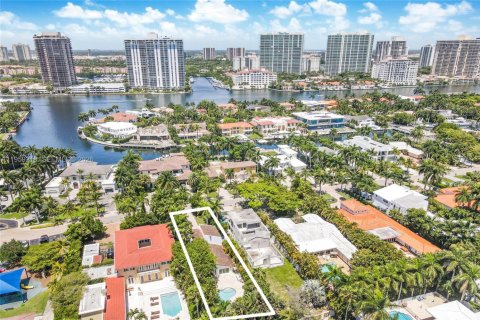 Villa ou maison à louer à Golden Beach, Floride: 4 chambres, 209.59 m2 № 2025100 - photo 18