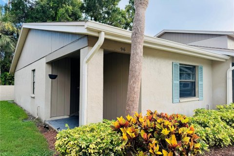 House in Largo, Florida 1 bedroom, 67.82 sq.m. № 1834948 - photo 1