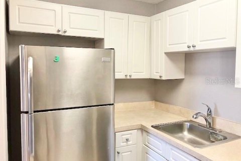Condominio en alquiler en Maitland, Florida, 1 dormitorio, 51.1 m2 № 1881212 - foto 4