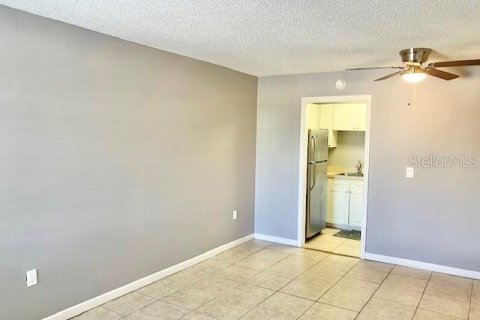 Condominio en alquiler en Maitland, Florida, 1 dormitorio, 51.1 m2 № 1881212 - foto 6