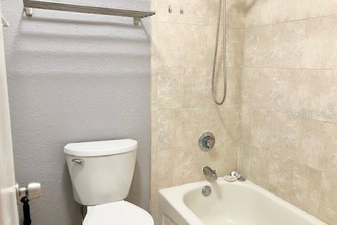 Condominio en alquiler en Maitland, Florida, 1 dormitorio, 51.1 m2 № 1881212 - foto 10