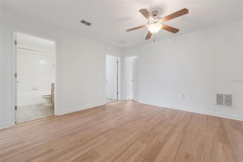House in Davenport, Florida 5 bedrooms, 286.05 sq.m. № 1905930 - photo 13