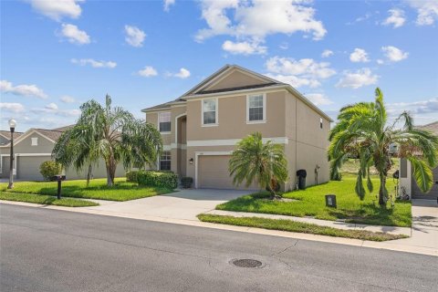 House in Davenport, Florida 5 bedrooms, 286.05 sq.m. № 1905930 - photo 1