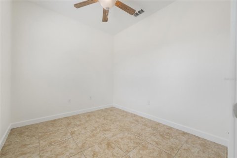 House in Davenport, Florida 5 bedrooms, 286.05 sq.m. № 1905930 - photo 11