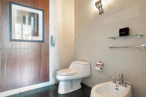 Villa ou maison à vendre à Bal Harbour, Floride: 1 chambre, 106.56 m2 № 1935977 - photo 28