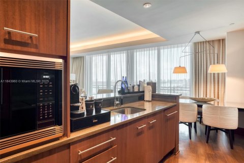 Villa ou maison à vendre à Bal Harbour, Floride: 1 chambre, 106.56 m2 № 1935977 - photo 21
